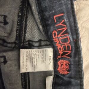 Woman’s cinch jeans